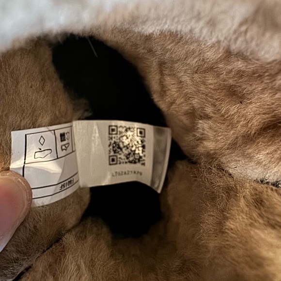 UGG Larus Boots for Men - Picture 3 of 6